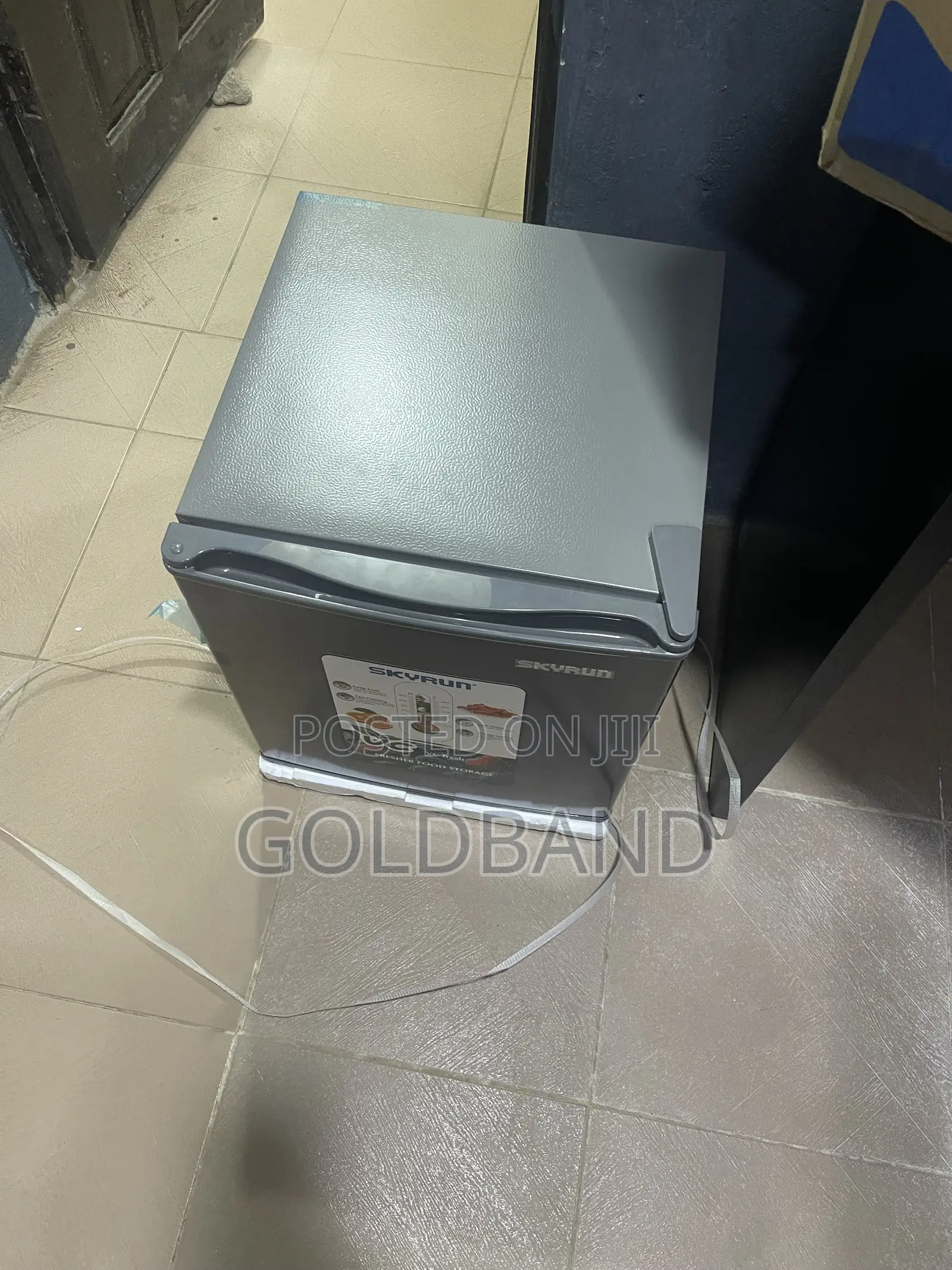 Skyrun BCD-50HW 48L Convenient Mini Fridge