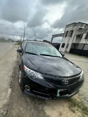 Toyota Camry SE 4dr Sedan (2.5L 4cyl 6A) 2013 Black