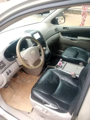 Toyota Sienna 2009 Gold
