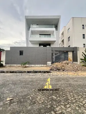 5bdrm Duplex in Banana Island for sale
