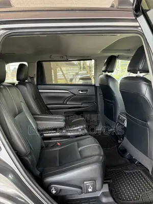 Toyota Highlander SE 4x4 V6 (3.5L 6cyl 8A) 2018 Gray