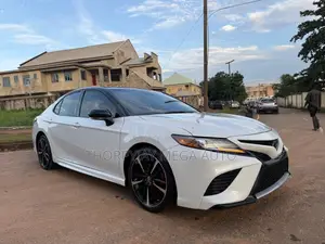 Toyota Camry XSE V6 (3.5L V6 8A) 2019 White