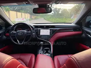 Toyota Camry XSE V6 (3.5L V6 8A) 2019 White
