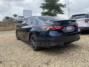 Toyota Camry 2020 Blue