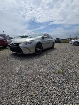 Toyota Camry XSE 4dr Sedan (2.5L 4cyl 6A) 2015 Gold