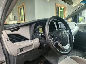 Toyota Sienna 2017 Gray