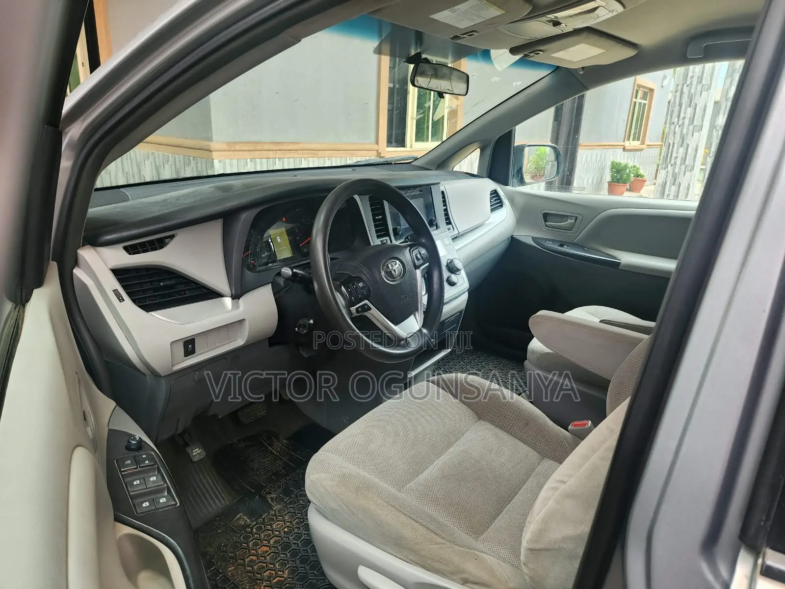 Toyota Sienna 2017 Gray
