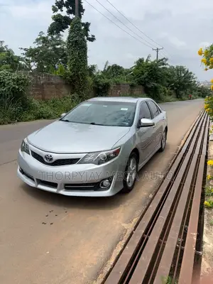 Toyota Camry SE 4dr Sedan (2.5L 4cyl 6A) 2013 Silver