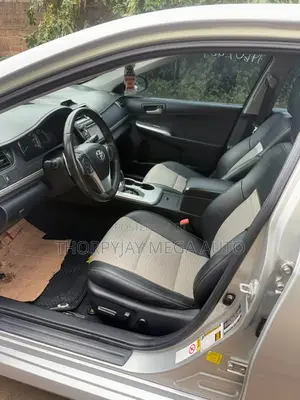 Toyota Camry SE 4dr Sedan (2.5L 4cyl 6A) 2013 Silver