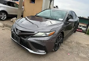 Toyota Camry XSE FWD (2.5L 4cyl 8AM) 2018 Gray