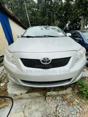 Toyota Corolla 2010 Silver