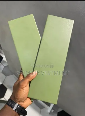 10x30 Spanish Wall