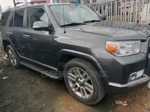 Toyota 4-Runner SR5 4X4 2013 Gray