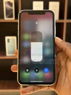Apple iPhone XR 64 GB White