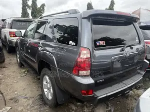 Toyota 4-Runner Limited V8 4x4 2005 Gray