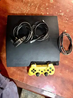 Sony PlayStation3 160GB(PS3) Slim Console + Yellow Controller Cables