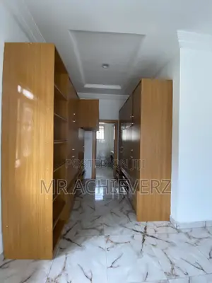 4bdrm Block of Flats in Old Gra, Obio-Akpor for rent