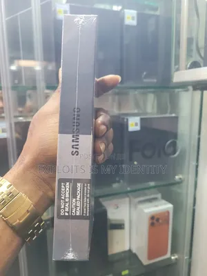 New Samsung Galaxy Z Flip 3 256 GB Gold