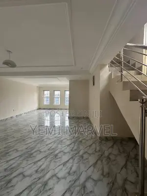 3bdrm Duplex in Oke-Badan Estate, for rent