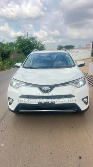 Toyota RAV4 Limited AWD (2.5L 4cyl 6A) 2017 White