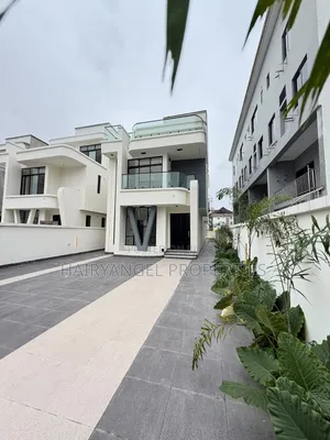 5bdrm Duplex in Lagos Island / Lagos Island for sale