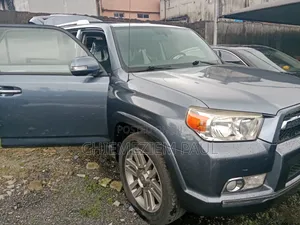 Toyota 4-Runner Limited 4X4 2013 Blue
