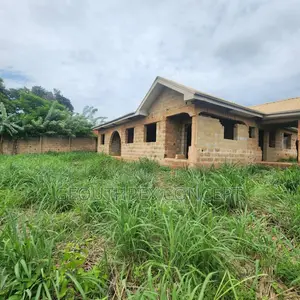 2bdrm Block of Flats in Ologuneru for Sale