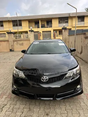 Toyota Camry SE 4dr Sedan (2.5L 4cyl 6A) 2012 Black