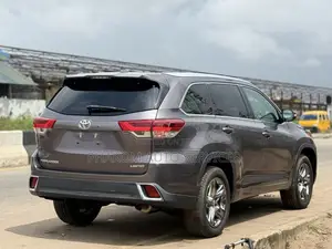 Toyota Highlander Limited Platinum 2019 Gray