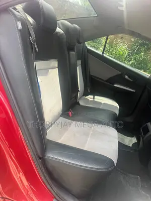 Toyota Camry SE 4dr Sedan (2.5L 4cyl 6A) 2013 Red