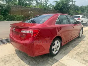 Toyota Camry SE 4dr Sedan (2.5L 4cyl 6A) 2013 Red
