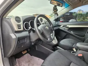 Toyota Matrix S Hatchback AWD (2.4L 4cyl 4A) 2010 Silver