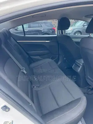Hyundai Elantra 2019 White