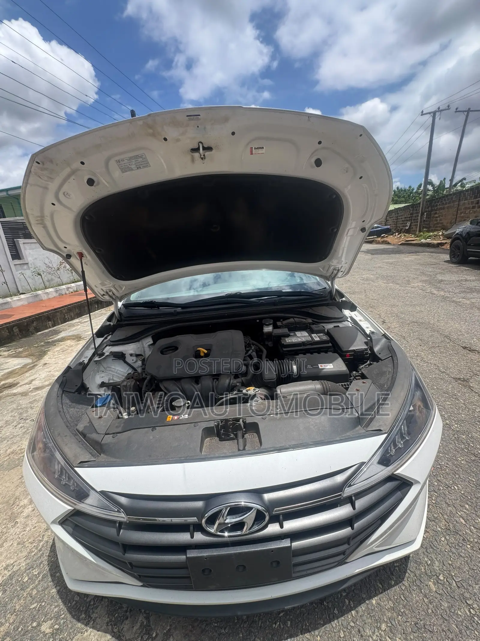 Hyundai Elantra 2019 White