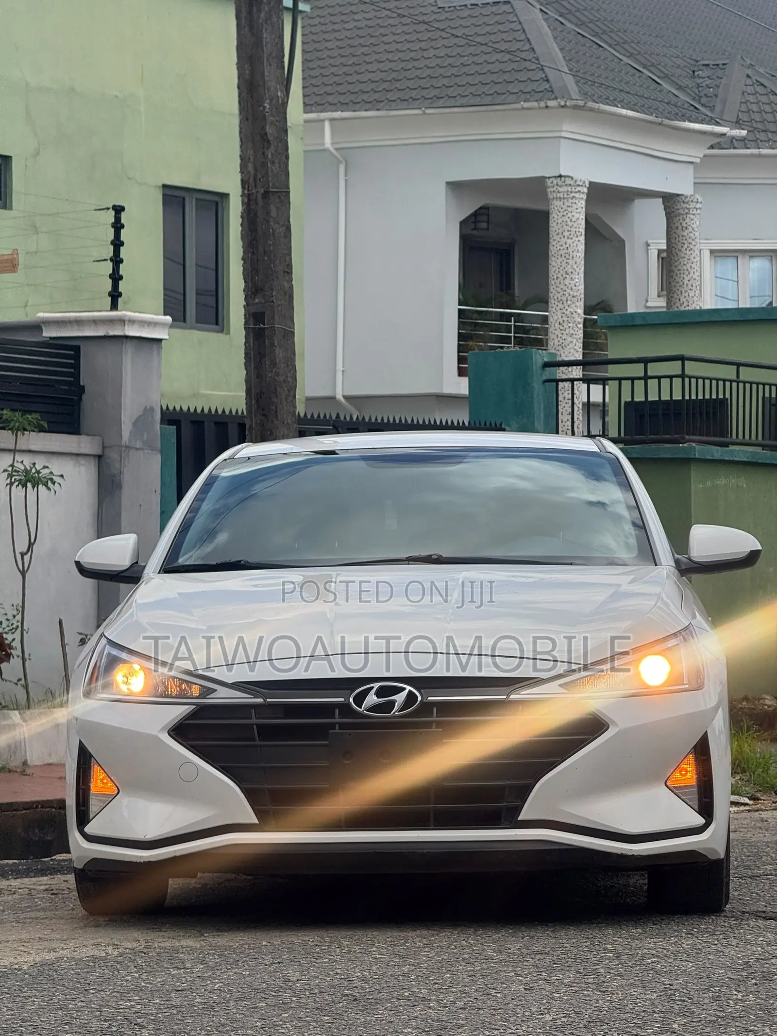 Hyundai Elantra 2019 White