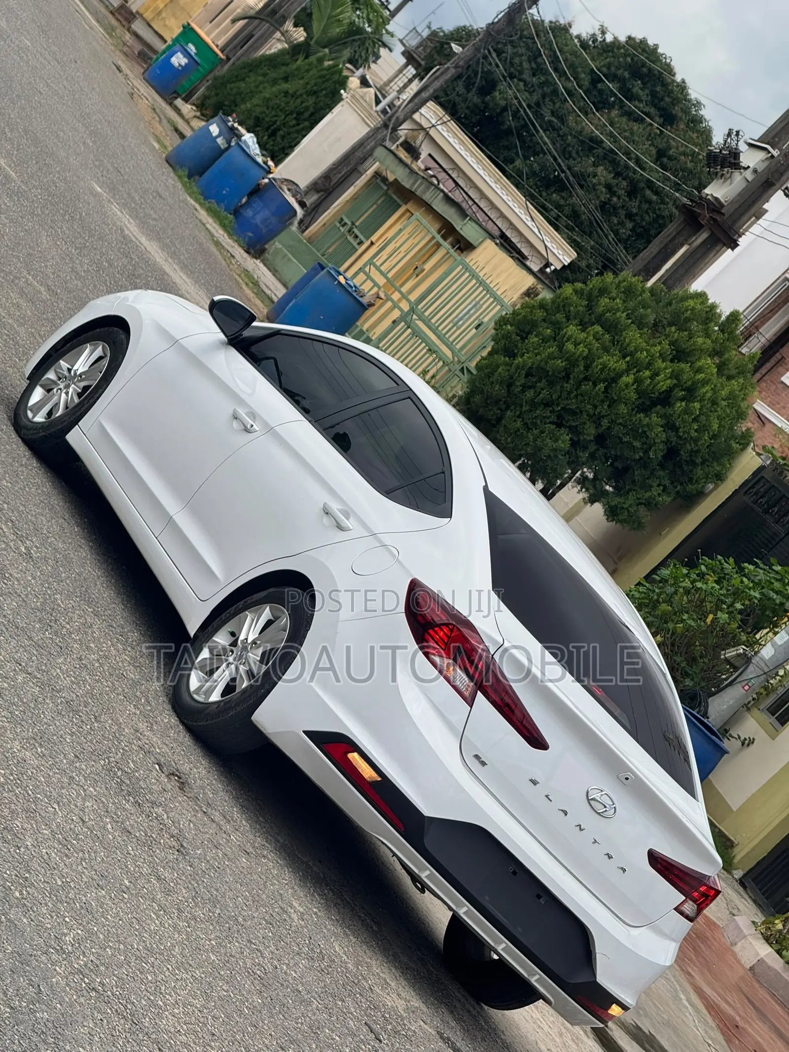 Hyundai Elantra 2019 White