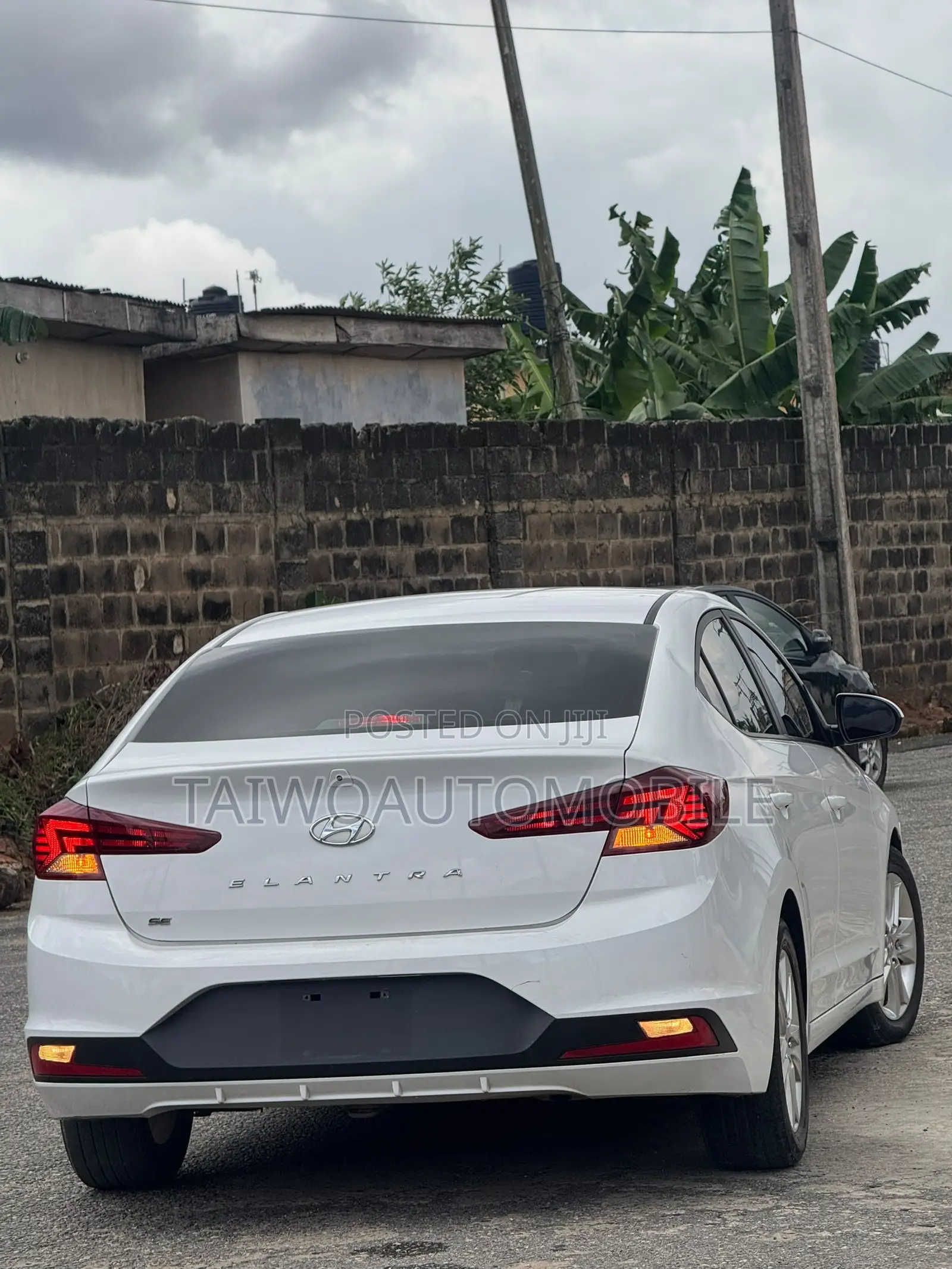 Hyundai Elantra 2019 White