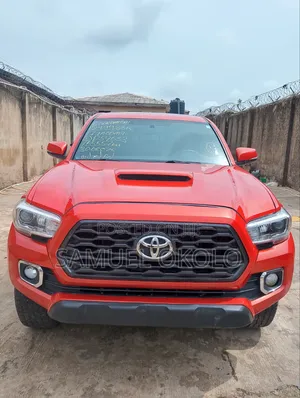 Toyota 4-Runner 2017 Orange
