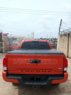Toyota 4-Runner 2017 Orange