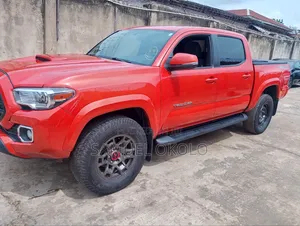 Toyota 4-Runner 2017 Orange