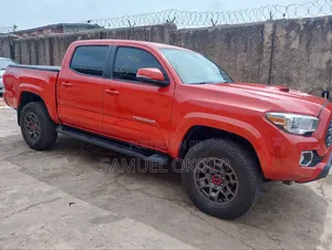 Toyota 4-Runner 2017 Orange