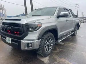 Toyota Tundra 1794 5.7L V8 w/FFV 4x4 CrewMax 5.6 ft. box 145.7 in. WB