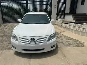 Toyota Camry LE 4dr Sedan (2.5L 4cyl 6AM) 2010 White
