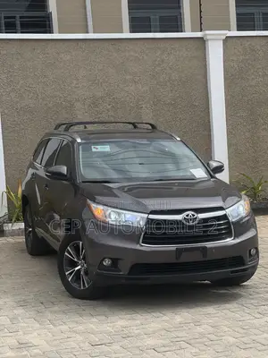 Toyota Highlander XLE V6 4x2 (3.5L 6cyl 6A) 2016 Beige