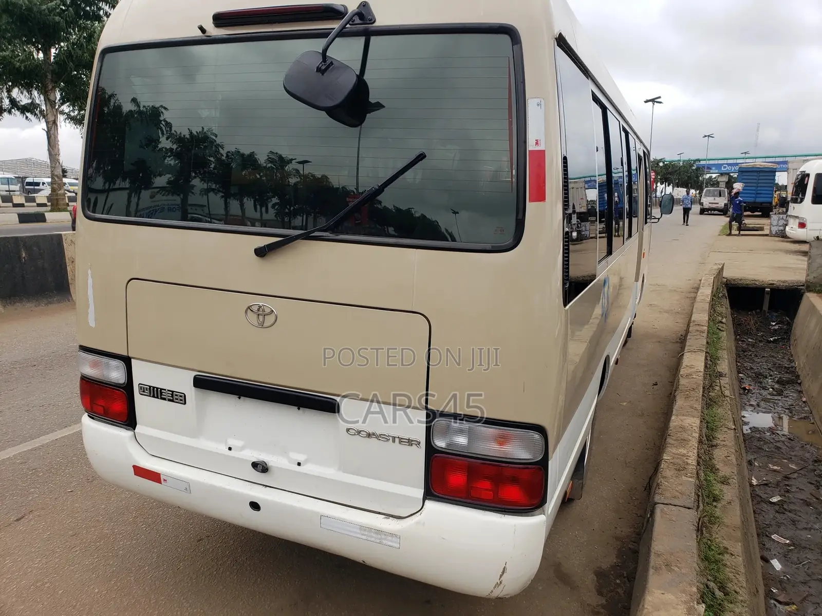 Toyota Coaster 2007 Beige