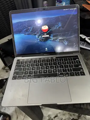 Laptop Apple MacBook Pro 2017 16GB Intel Core i7 SSD 256GB
