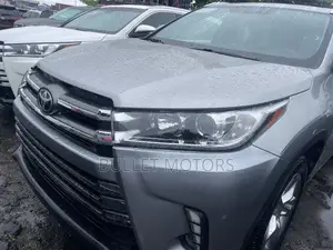 Toyota Highlander Limited 4x4 V6 (3.5L 6cyl 8A) 2017 Silver