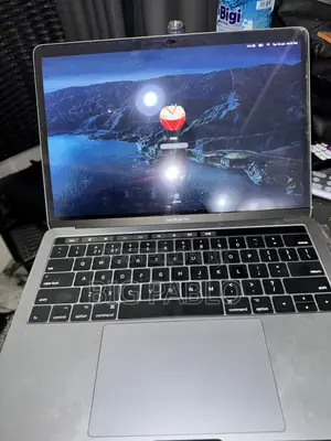 Laptop Apple MacBook Pro 2017 16GB Intel Core i7 SSD 256GB