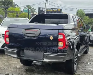Toyota Hilux 2021 Black