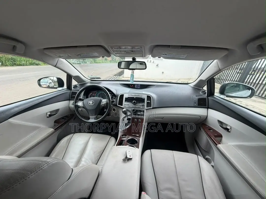 Toyota Venza V6 AWD 2010 Silver